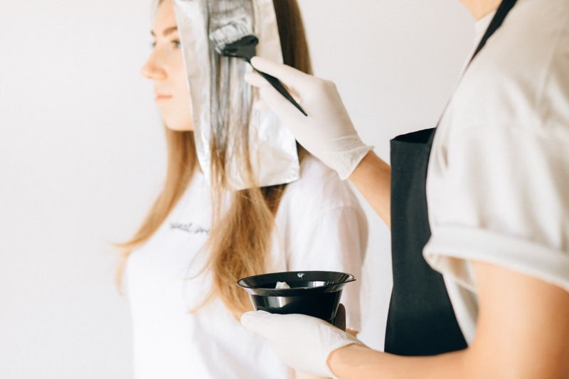 Pose de couleur mèche par mèche sur cheveux longs